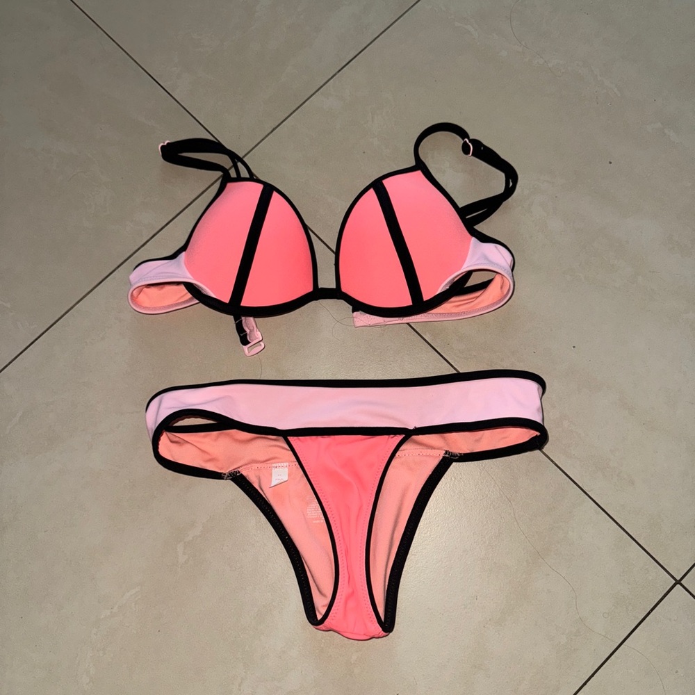Victoria’s Secret bikini